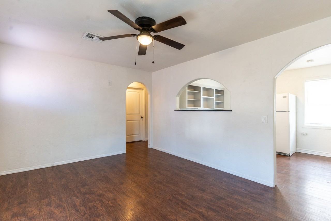 1621 Thompson Dr - Photo 4 of 16