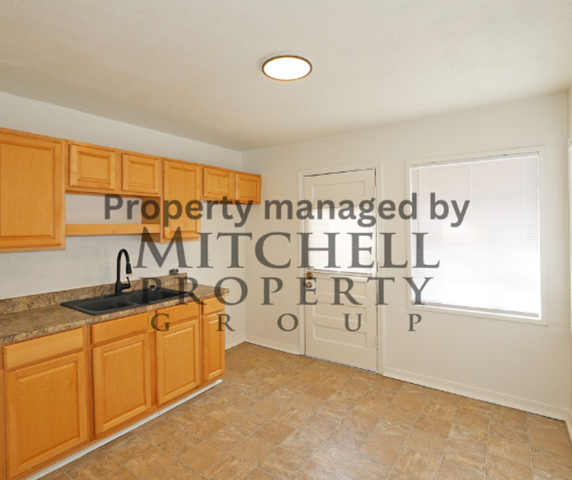 4646 Bowie St - Photo 3 of 7