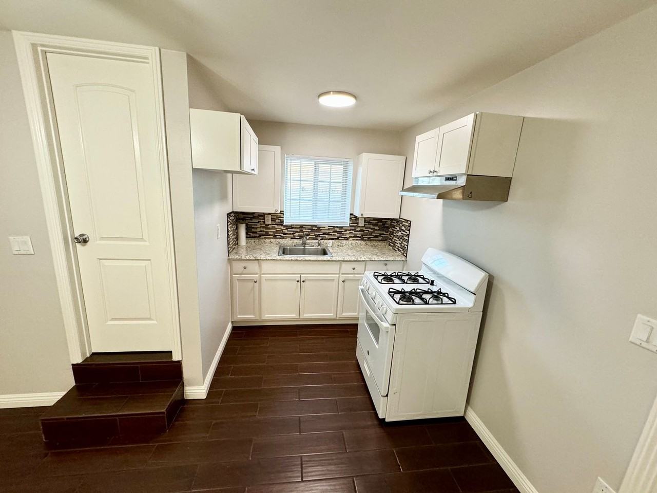 44735 Gadsden Avenue - Photo 5 of 11