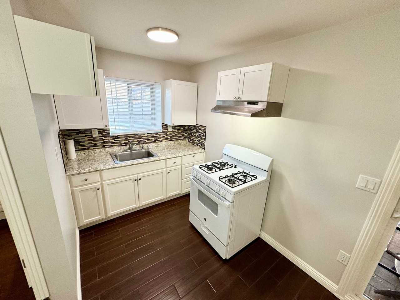 44735 Gadsden Avenue - Photo 6 of 11