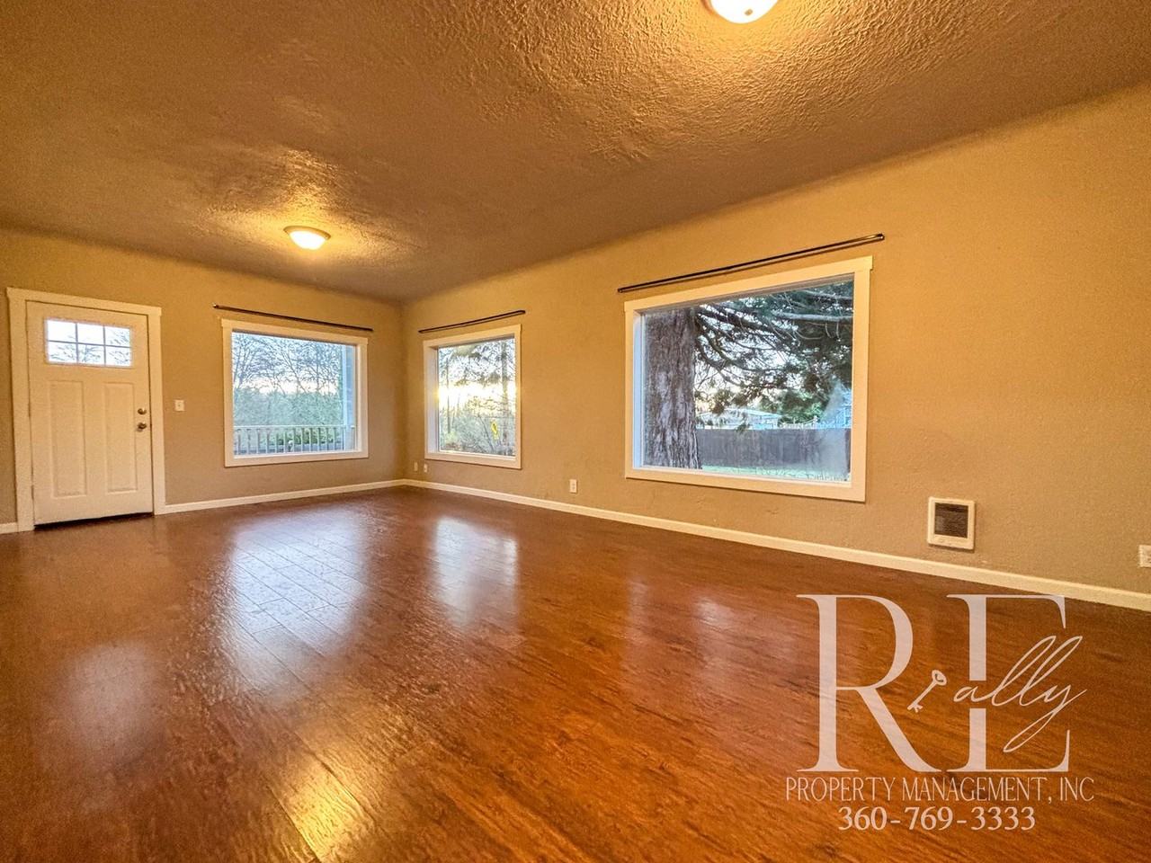 3015 Perry Ave - Photo 2 of 23