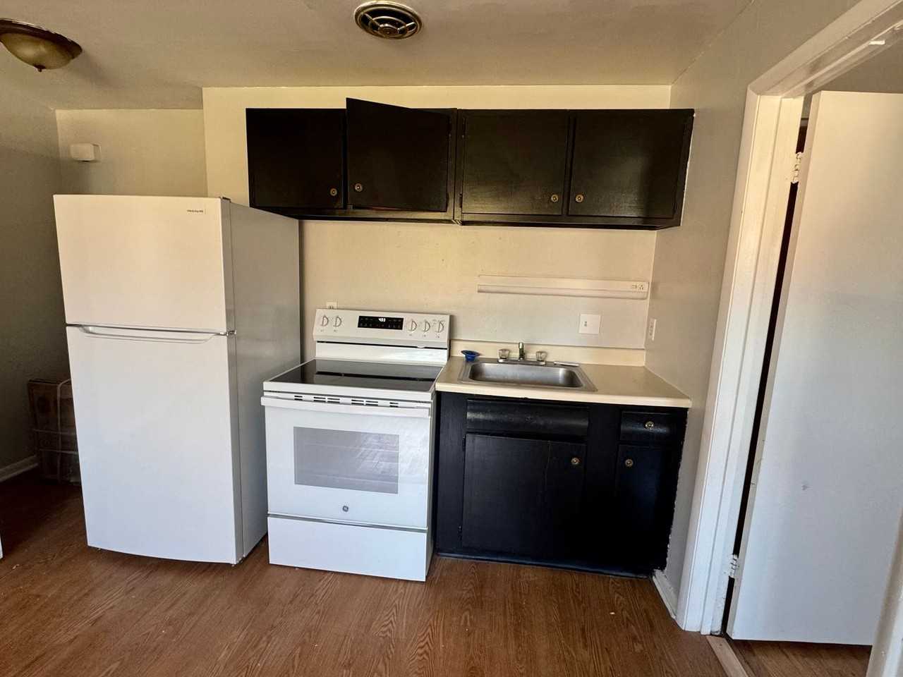 7419 Werner Ave - Photo 2 of 4