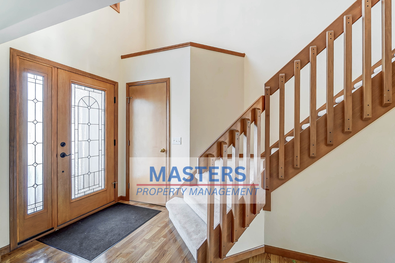 7109 Sandy Hill Way - Photo 3 of 31