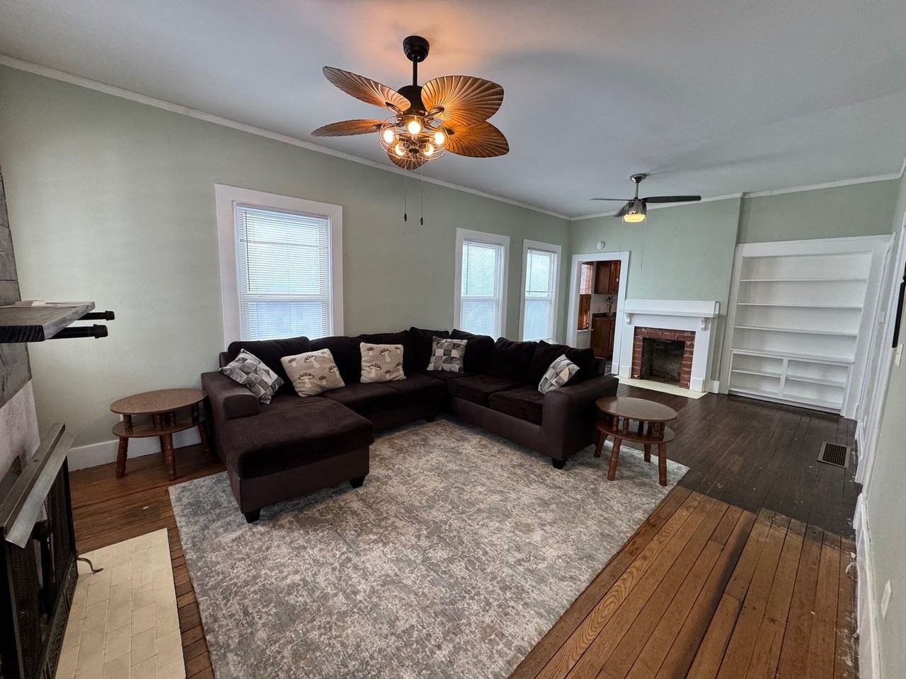 402 Park Ave - Photo 2 of 14