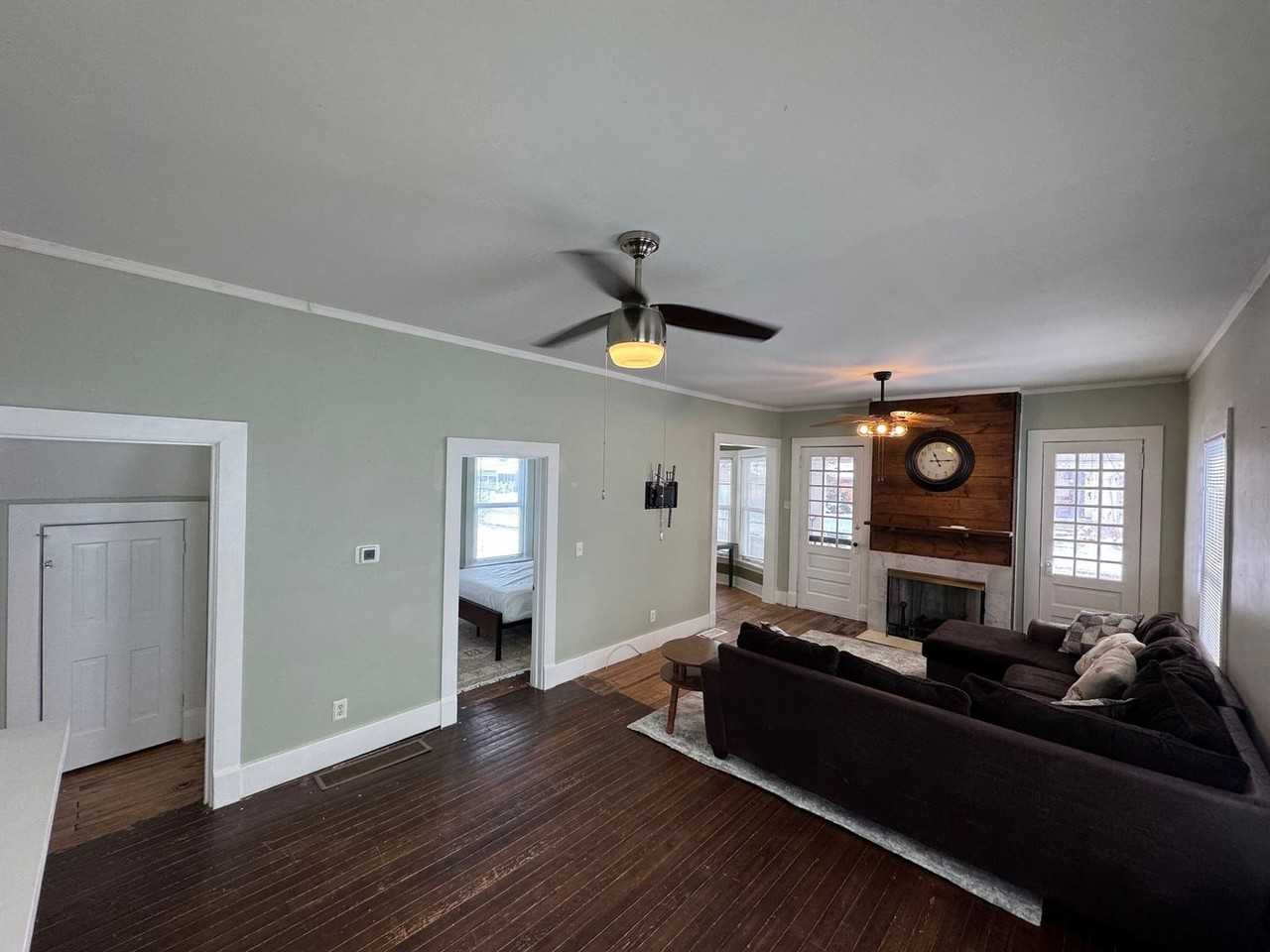 402 Park Ave - Photo 3 of 14