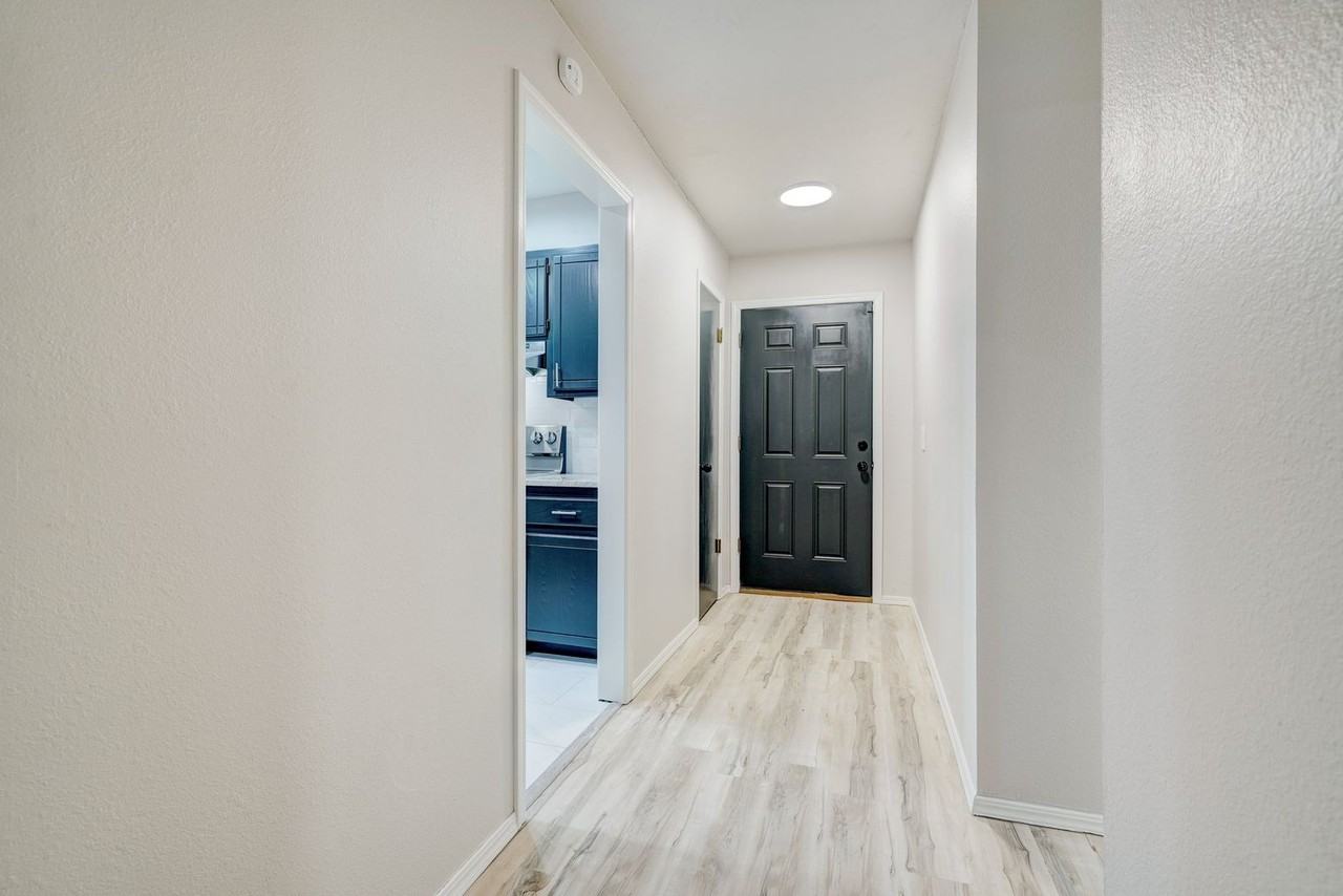 10212 Birkenhead Rd - Photo 3 of 30