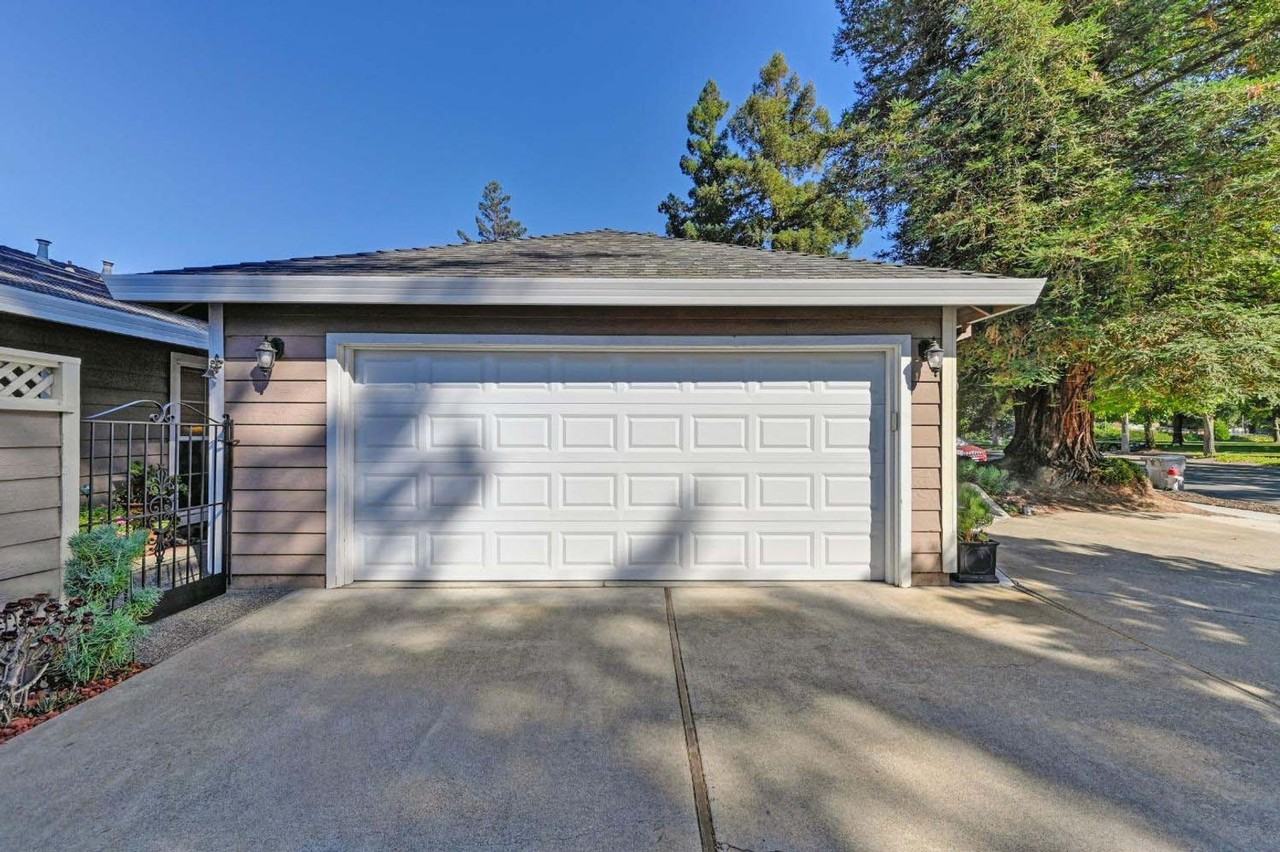 821 Florin Rd - Photo 3 of 25