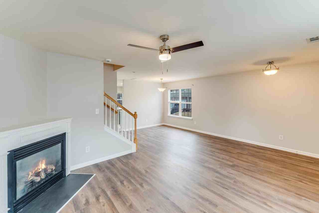 3410 Broadwick St - Photo 2 of 31