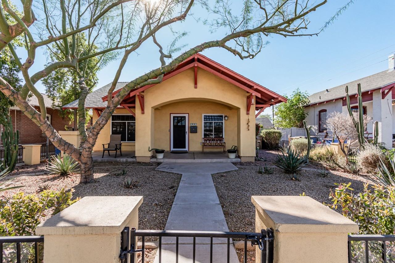 1341 W Woodland Ave - Photo 2 of 28