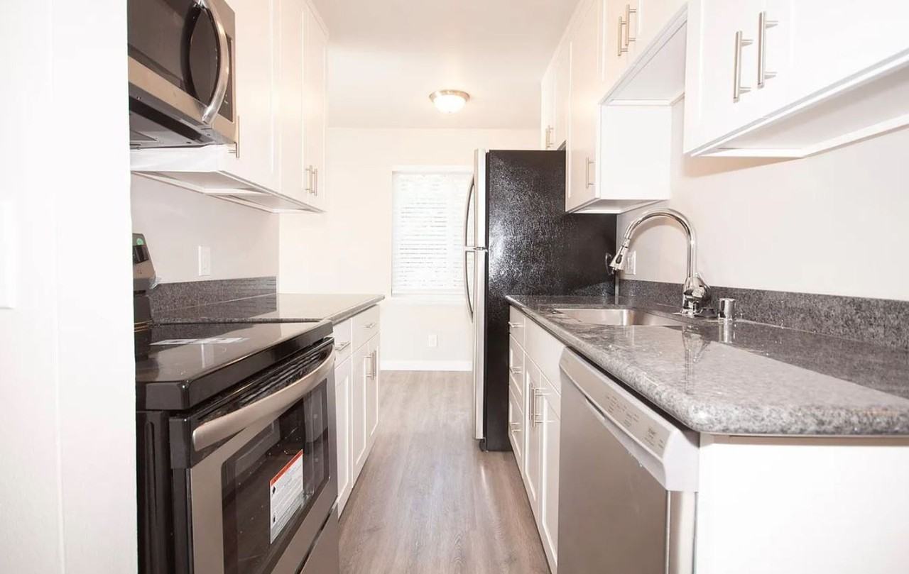 Jennifer Ryan Apartments - Photo 2 of 6