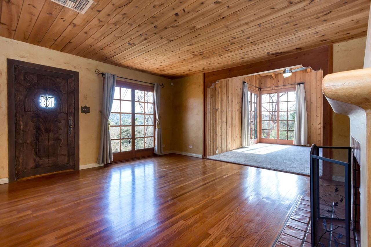 8873 Golf Dr - Photo 7 of 43