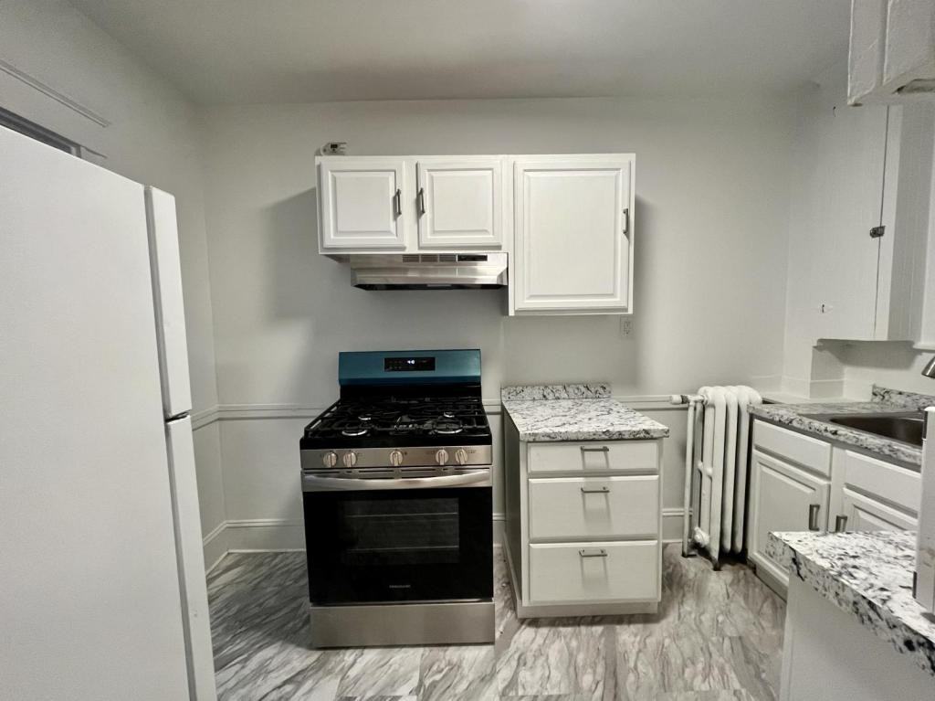 237 High St Apt 9 - Photo 3 of 9