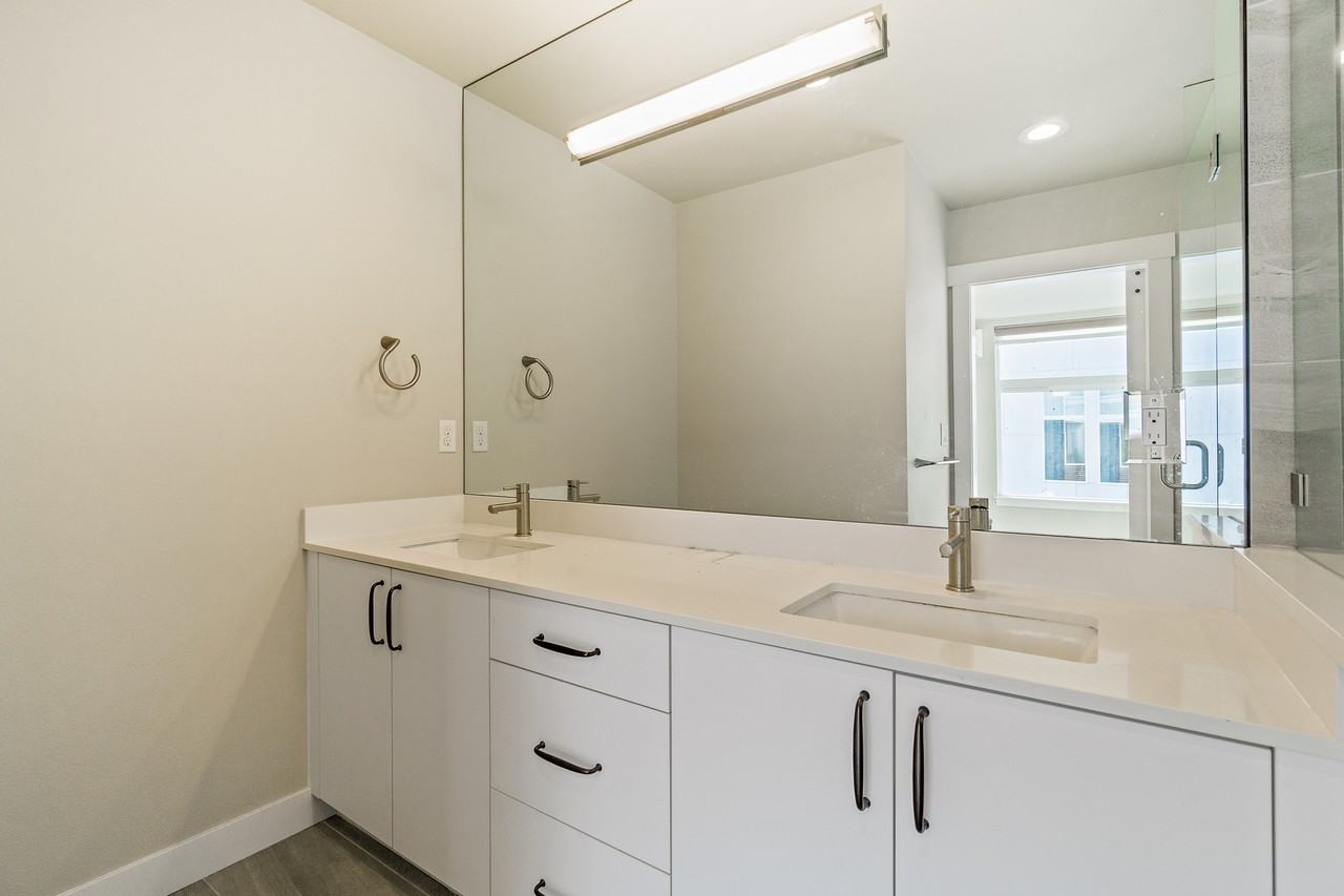 925 28th Ave S #A - Photo 2 of 22