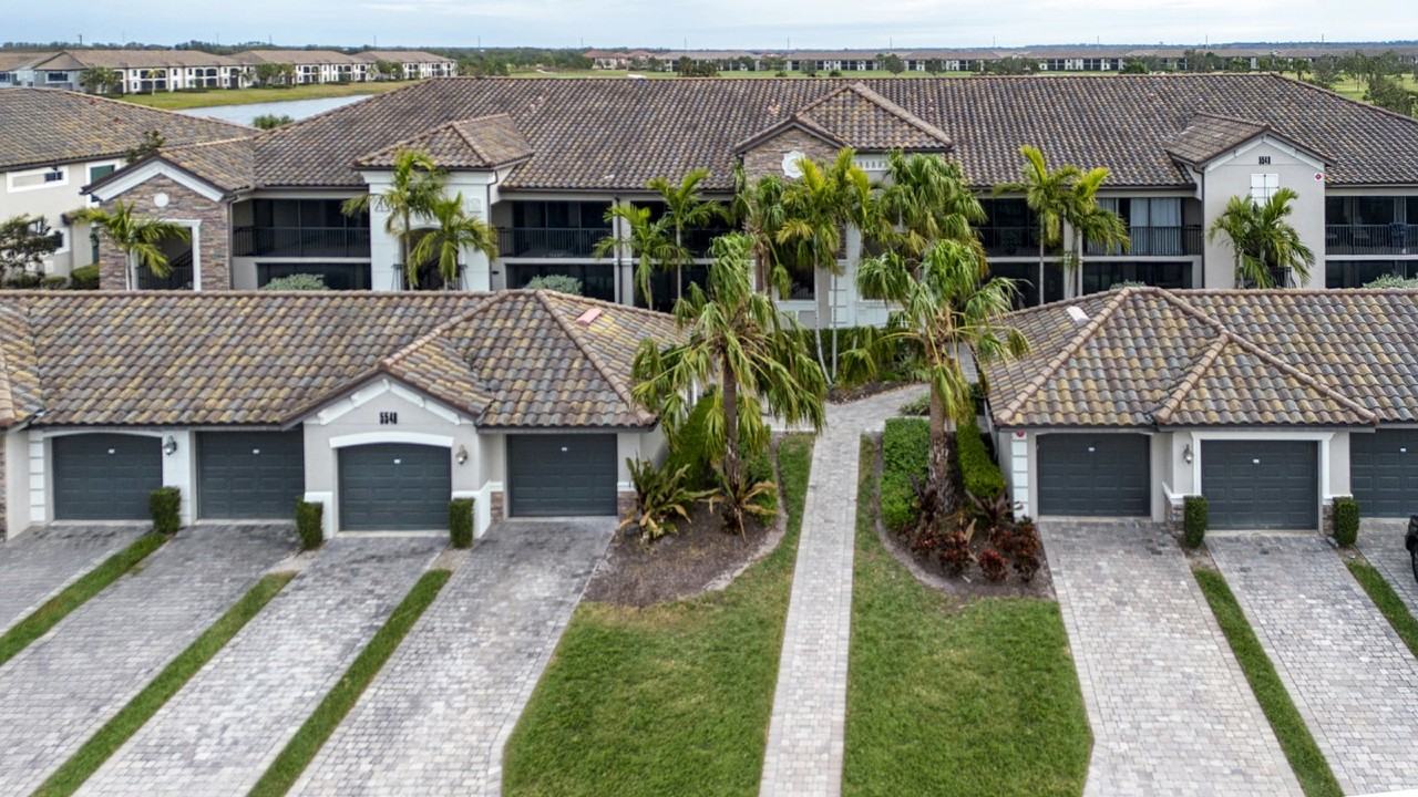 5548 Palmer Cir #102 - Photo 3 of 50