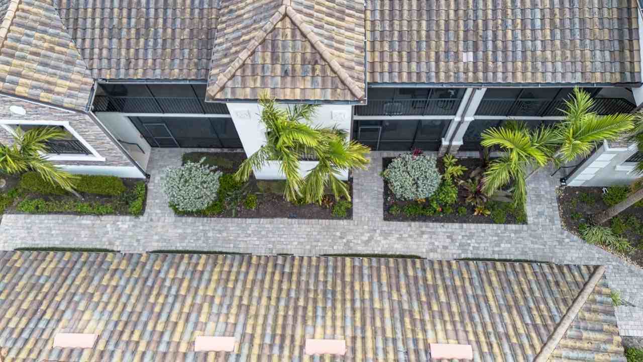 5548 Palmer Cir #102 - Photo 4 of 50