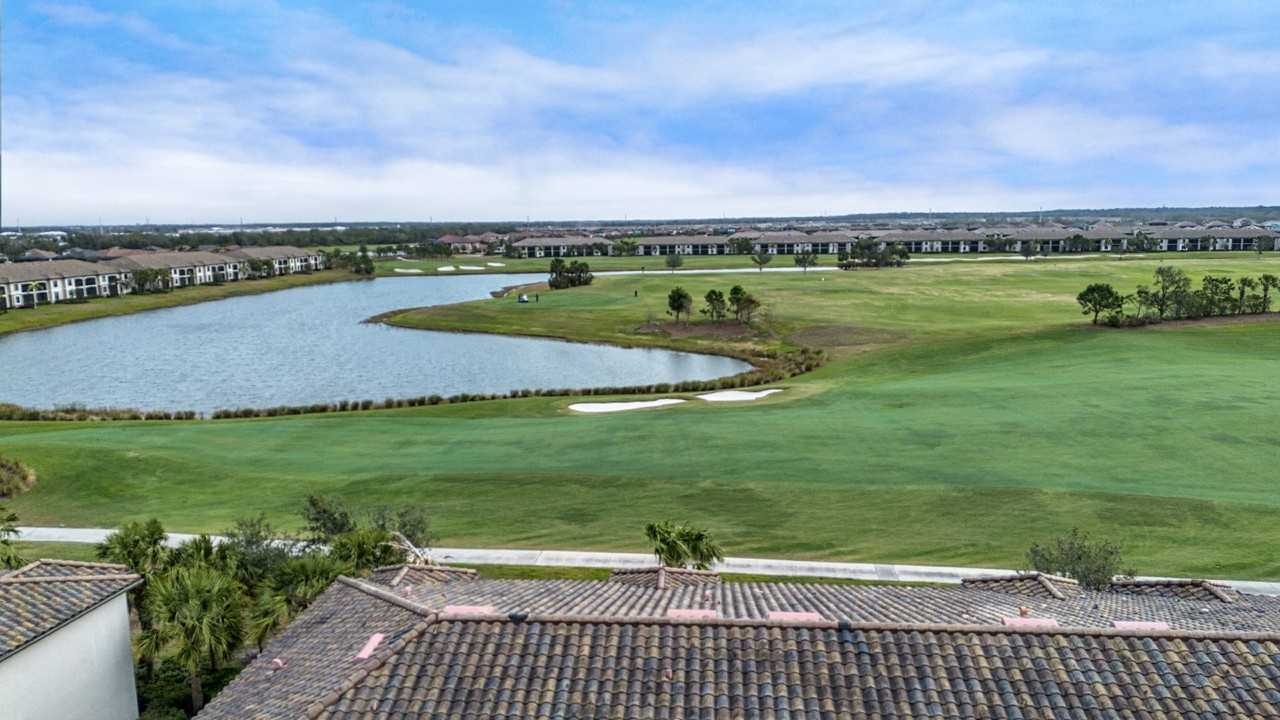 5548 Palmer Cir #102 - Photo 5 of 50