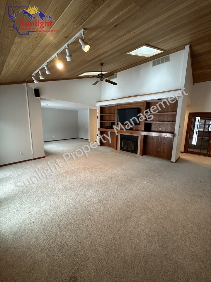 2940 Rimrock Rd #2 - Photo 5 of 26