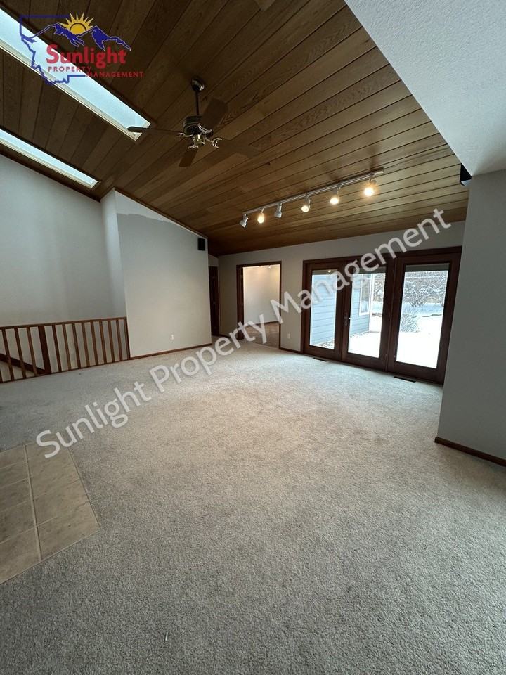 2940 Rimrock Rd #2 - Photo 6 of 26