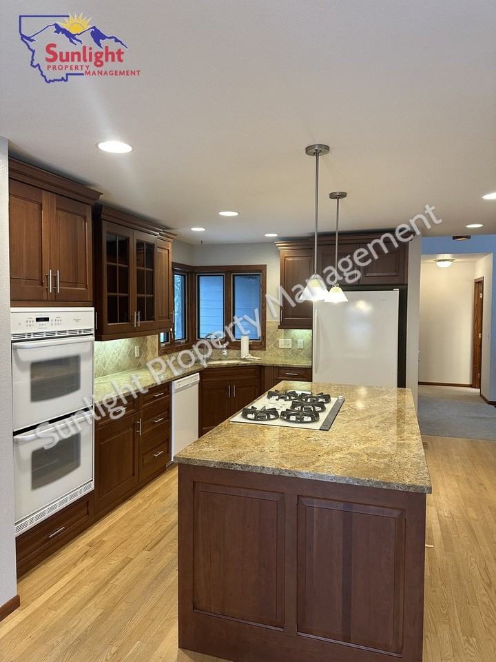 2940 Rimrock Rd #2 - Photo 7 of 26