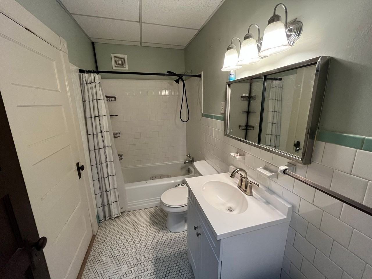 106 E King St #1 - Photo 2 of 12