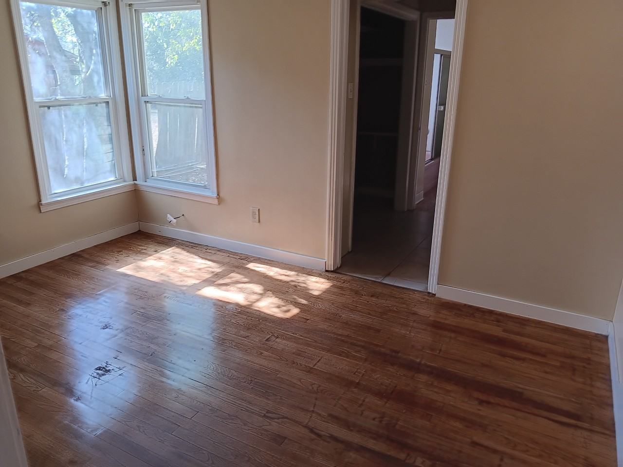 1001 Pierce St - Photo 4 of 12