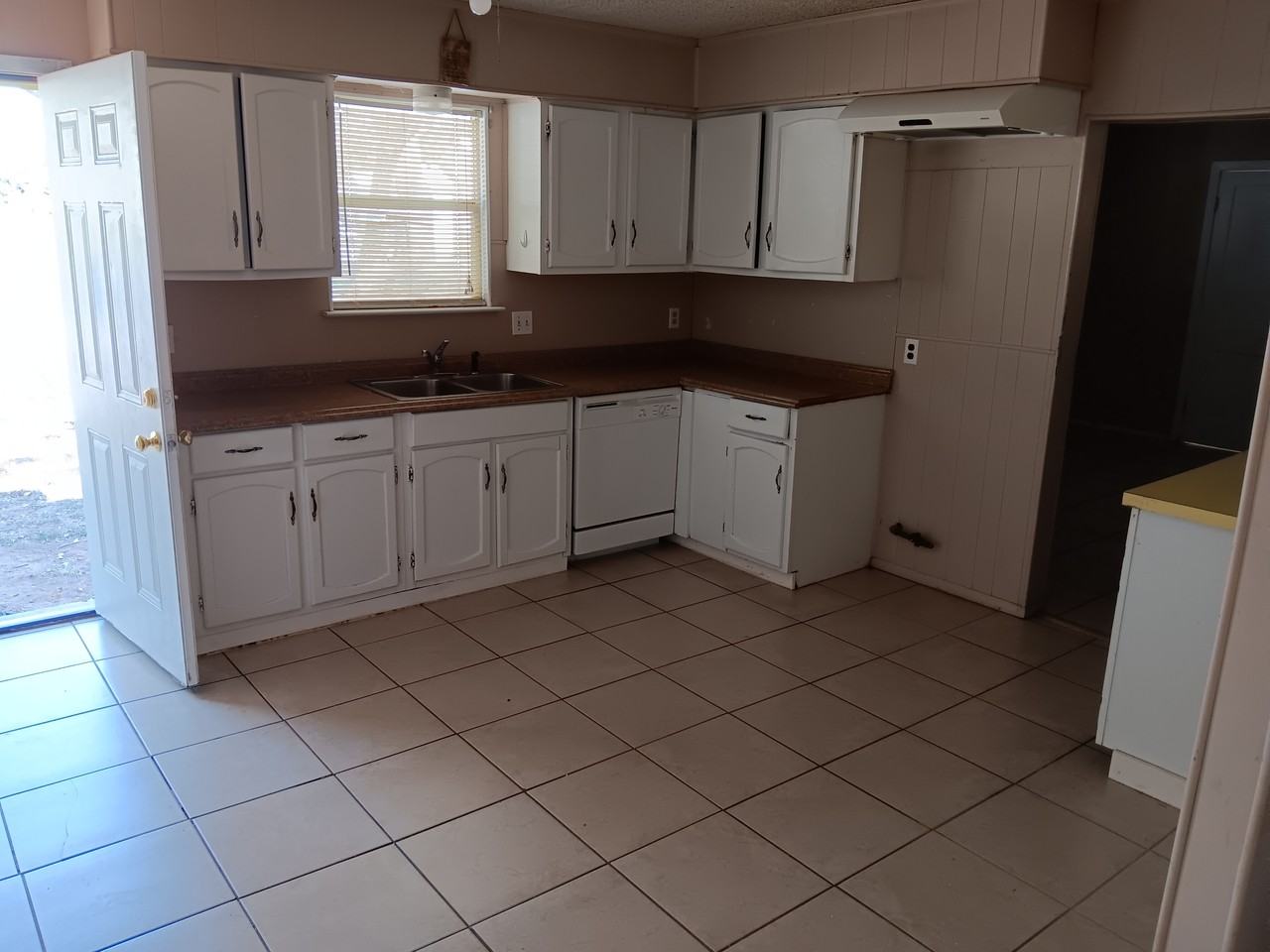 1001 Pierce St - Photo 6 of 12