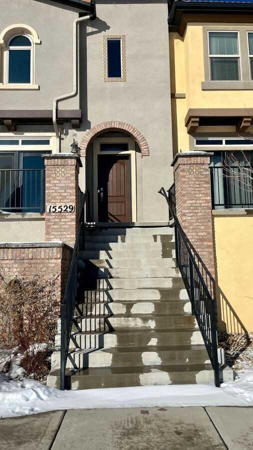 15529 W Washburn Ave - Photo 2 of 30