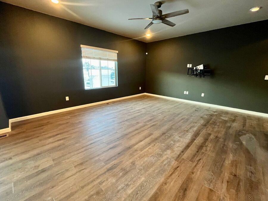 2133 Villageview Ln - Photo 3 of 18