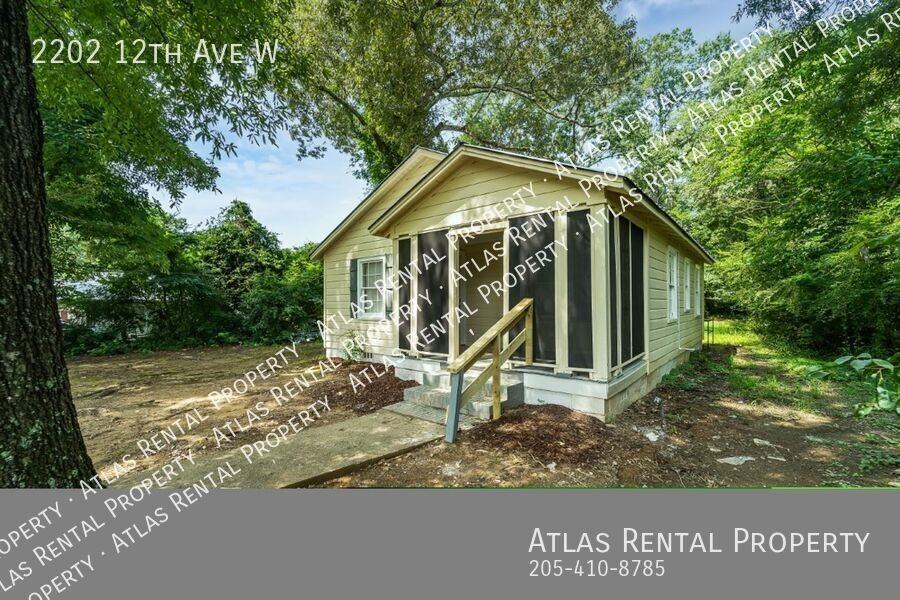 2202 12th Ave W - Photo 2 of 20