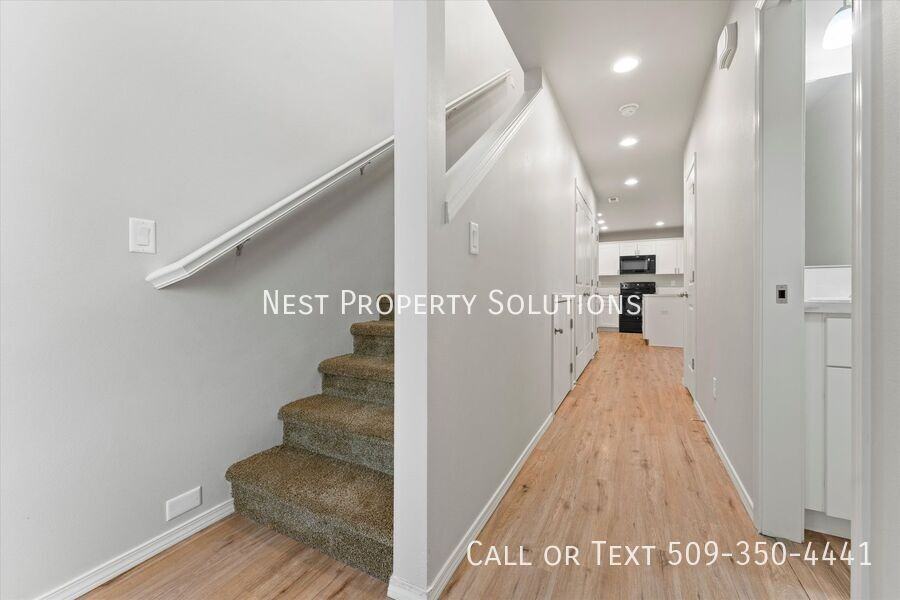 326 W 6th St - Photo 3 of 50