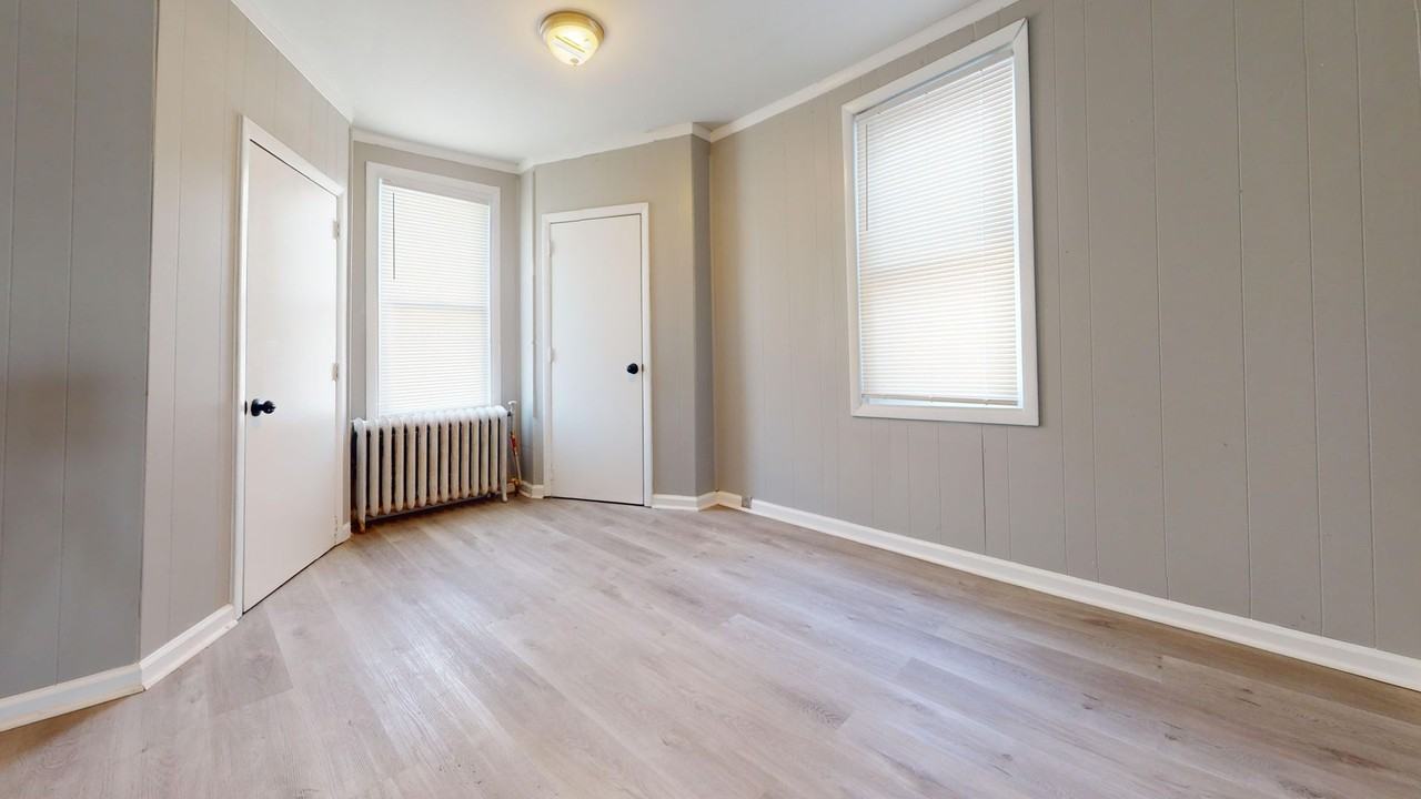 705 Edgemore Rd - Photo 6 of 26