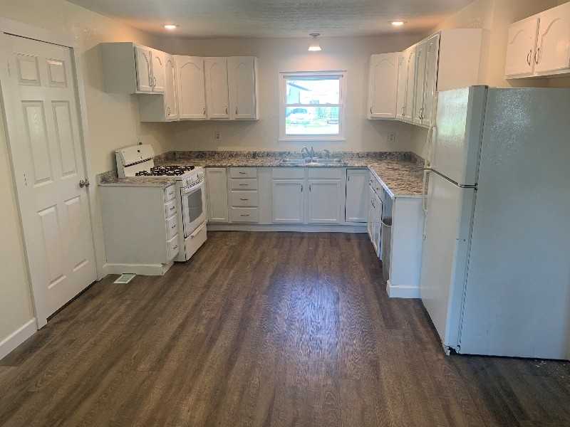 1011A South St - Photo 3 of 8