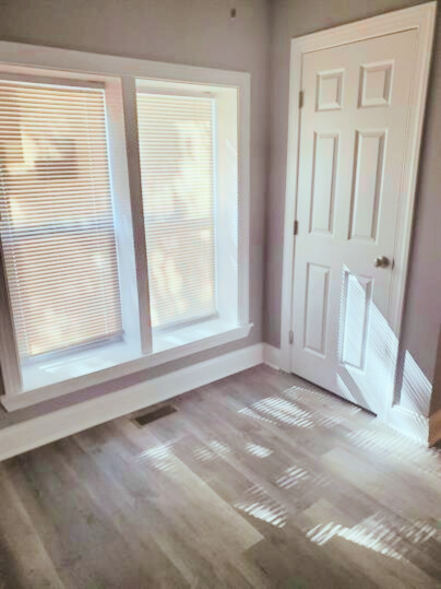 1607 Division St - Photo 2 of 13