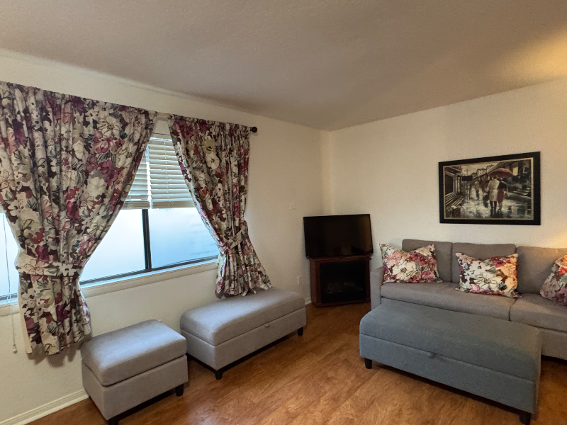 247 Juniper Ave - Photo 5 of 12