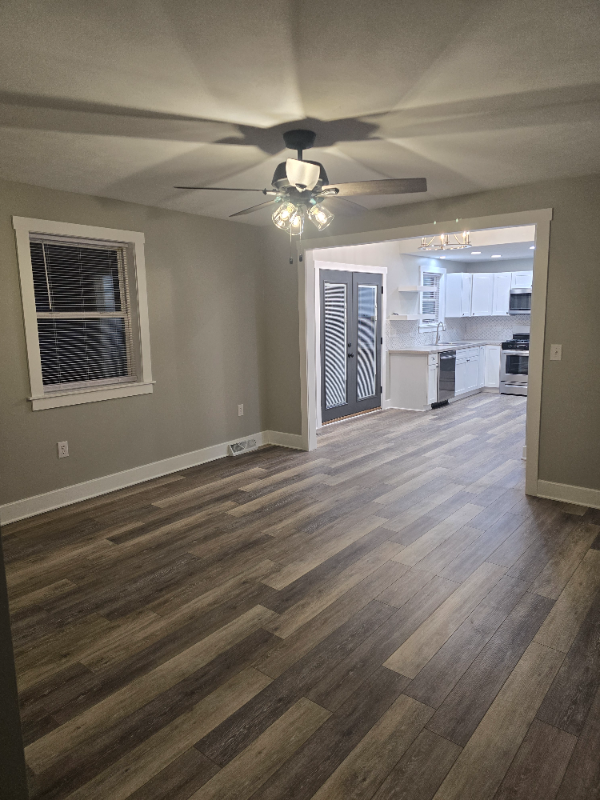 412 Jerome St - Photo 6 of 19