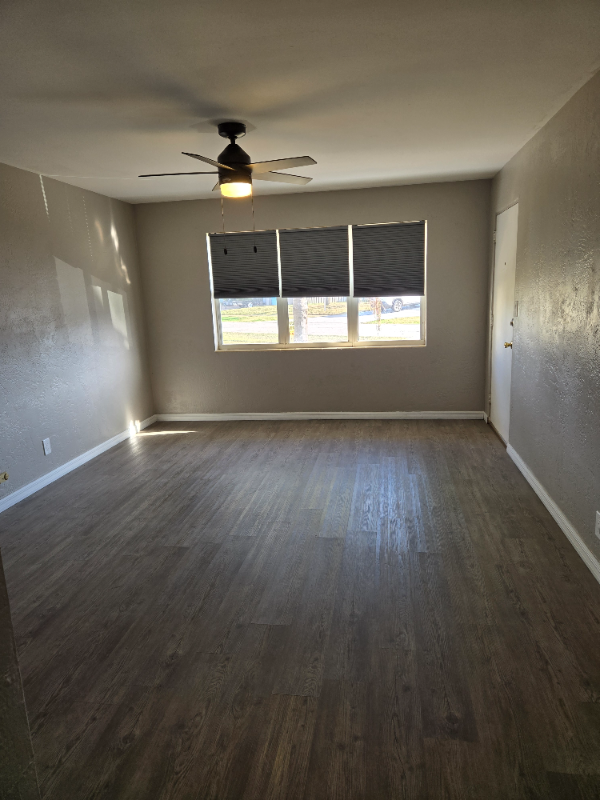 54 Tropical Dr - Photo 2 of 16