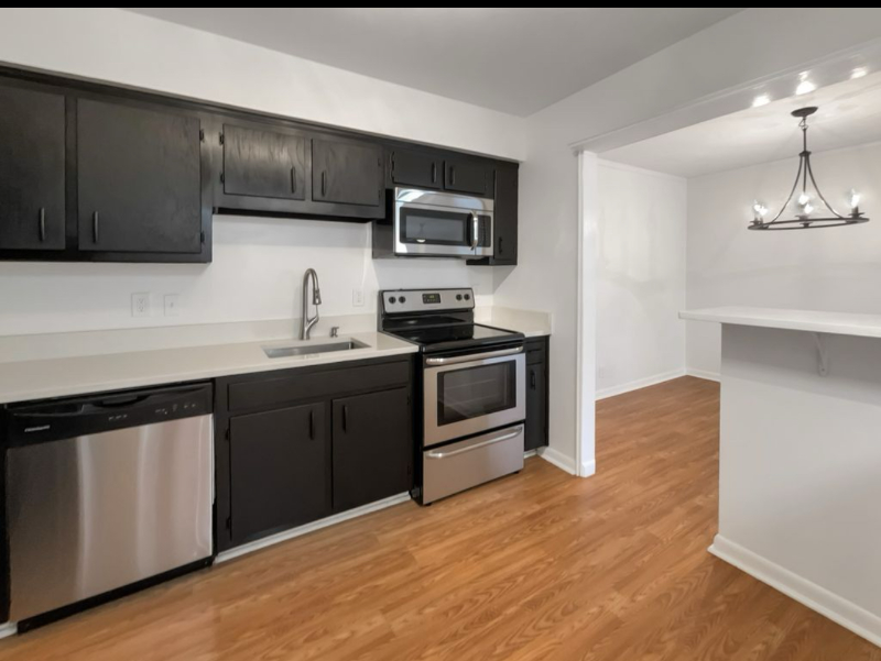 555 North Dupont Avenue #87 - Photo 5 of 16