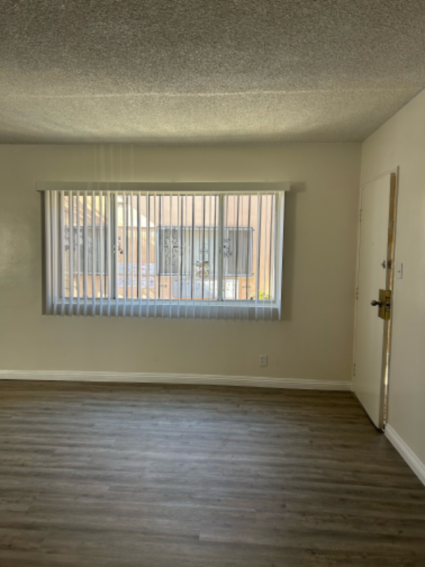 4723 August St #1 - Photo 3 of 19