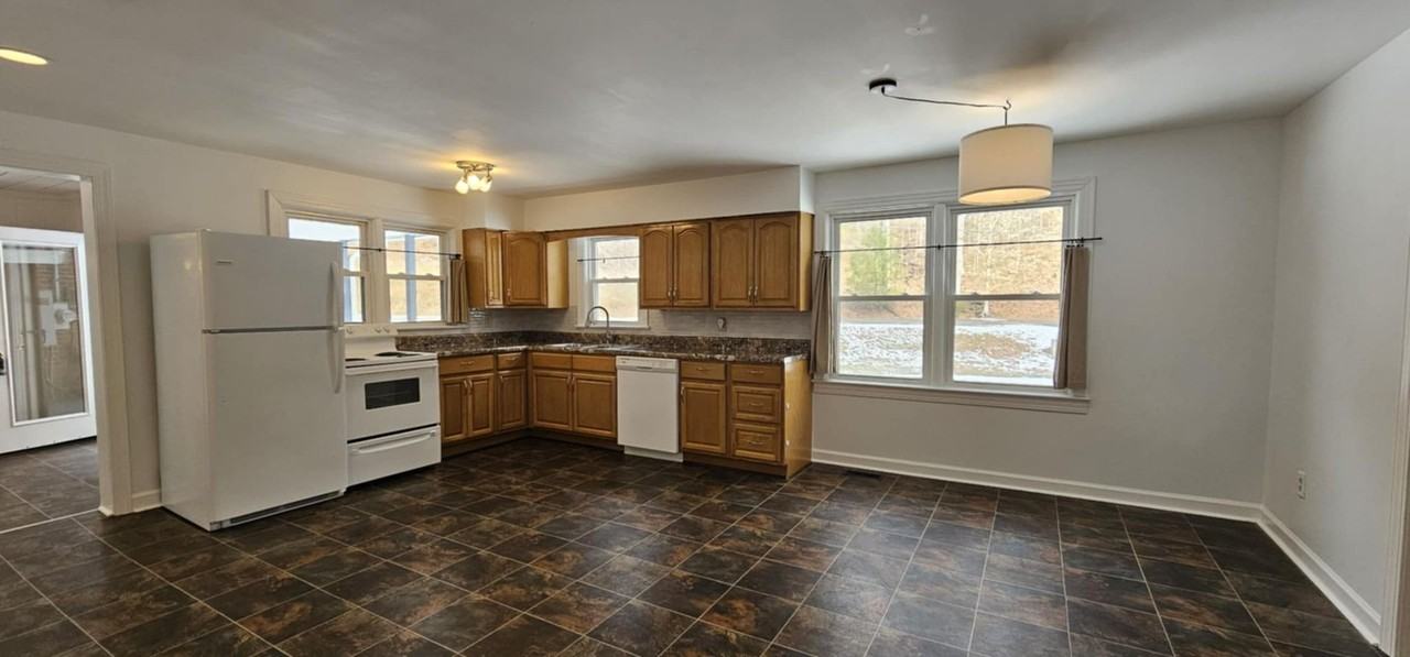 4479 Stenberg Rd - Photo 5 of 17