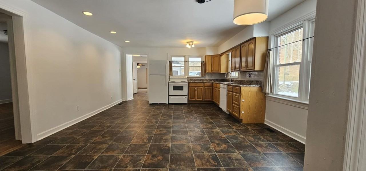 4479 Stenberg Rd - Photo 6 of 17