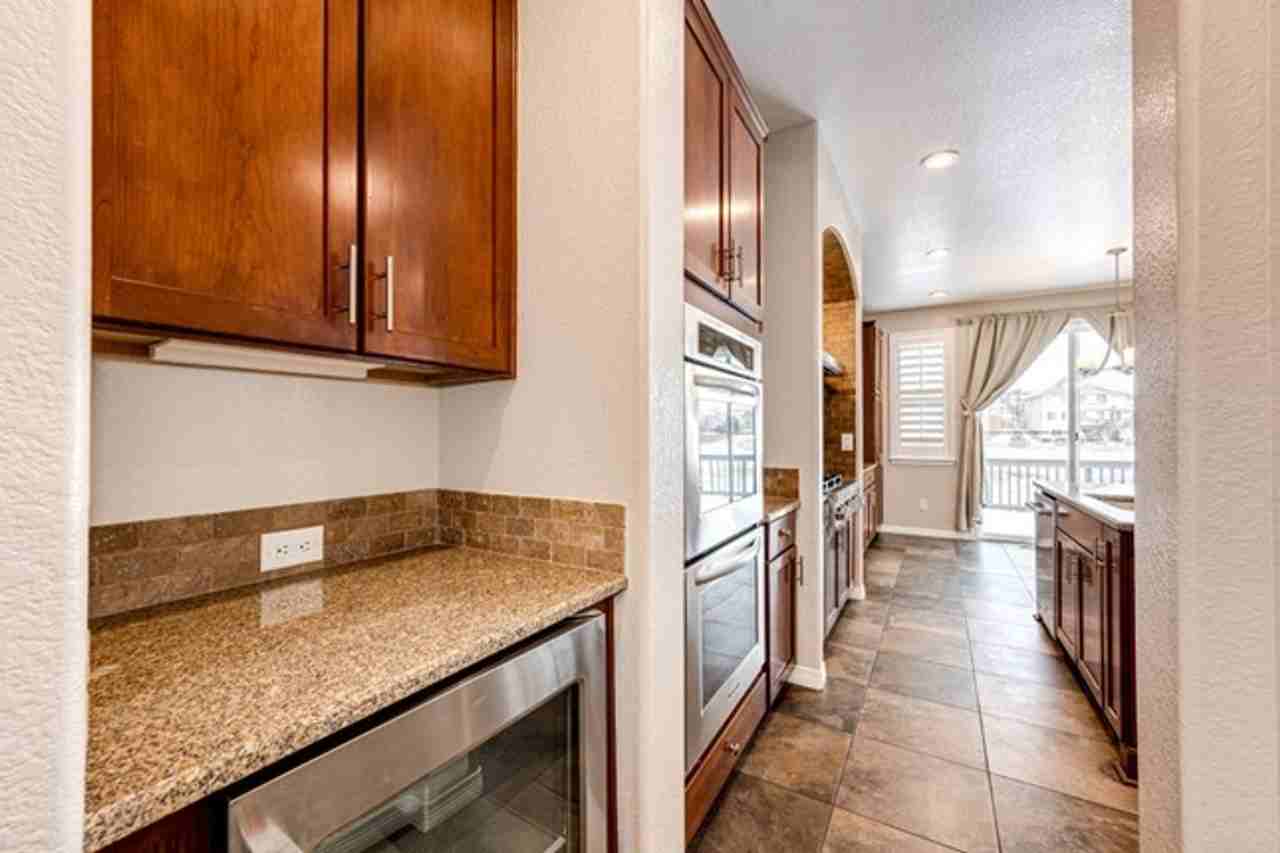 10914 Valleybrook Cir - Photo 7 of 41