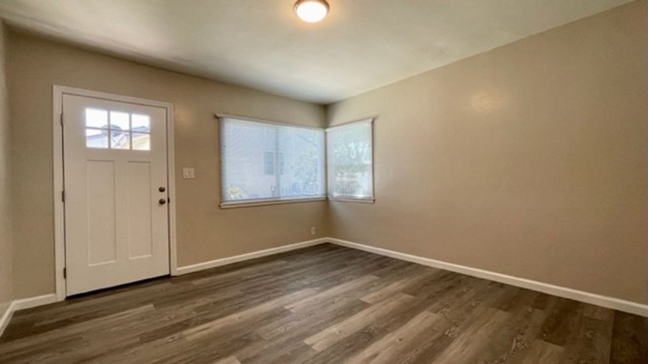 515A E Cook St - Photo 4 of 14