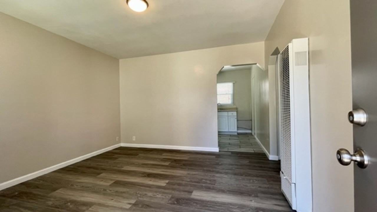 515A E Cook St - Photo 5 of 14