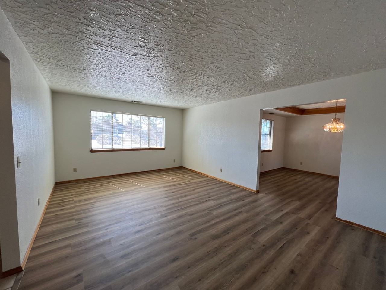 16306 Kasota Rd - Photo 2 of 32