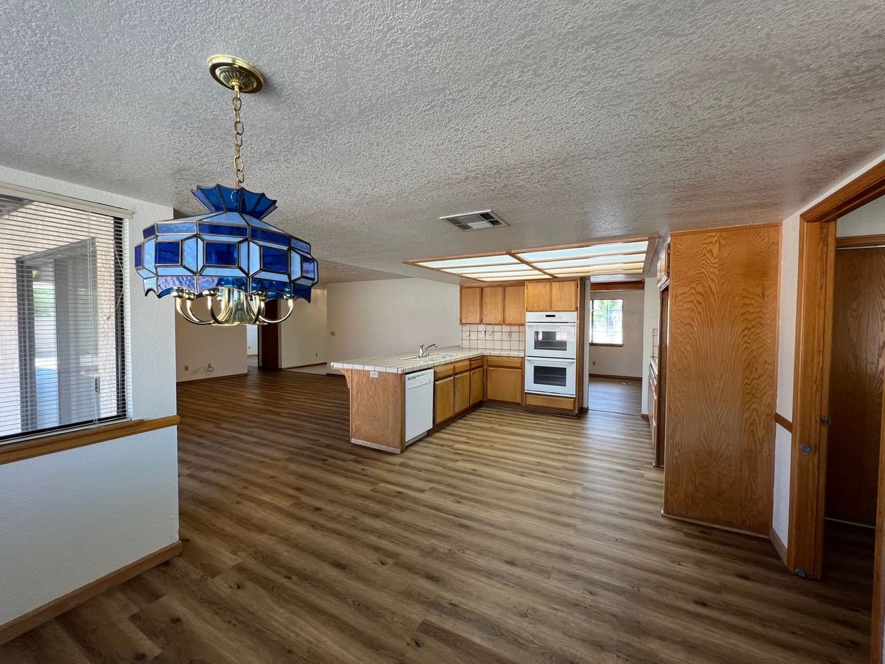 16306 Kasota Rd - Photo 6 of 32