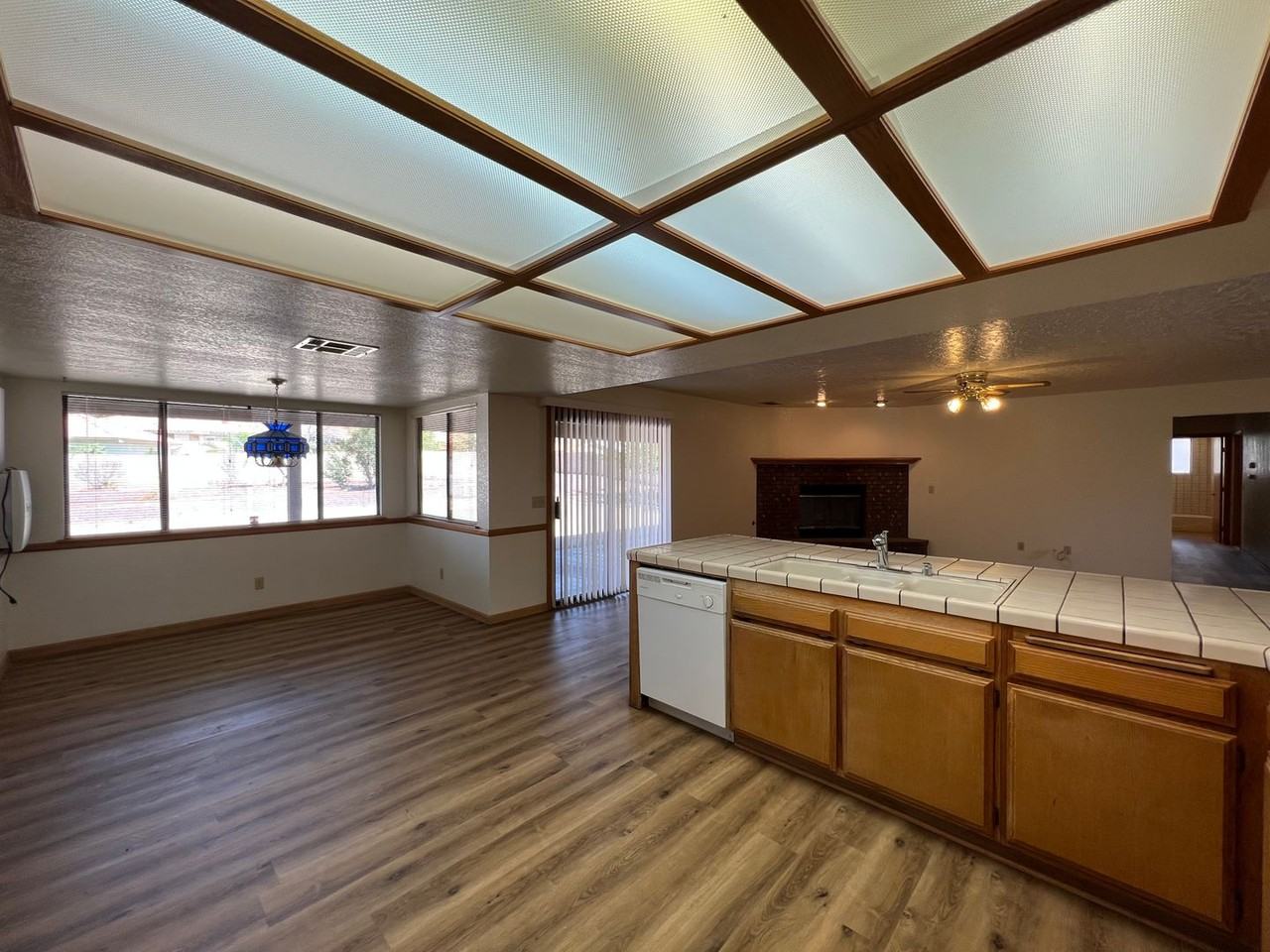 16306 Kasota Rd - Photo 7 of 32