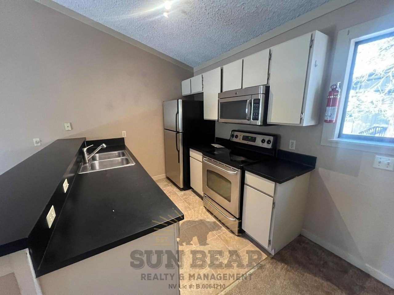 811 Southwood Blvd - Photo 2 of 20