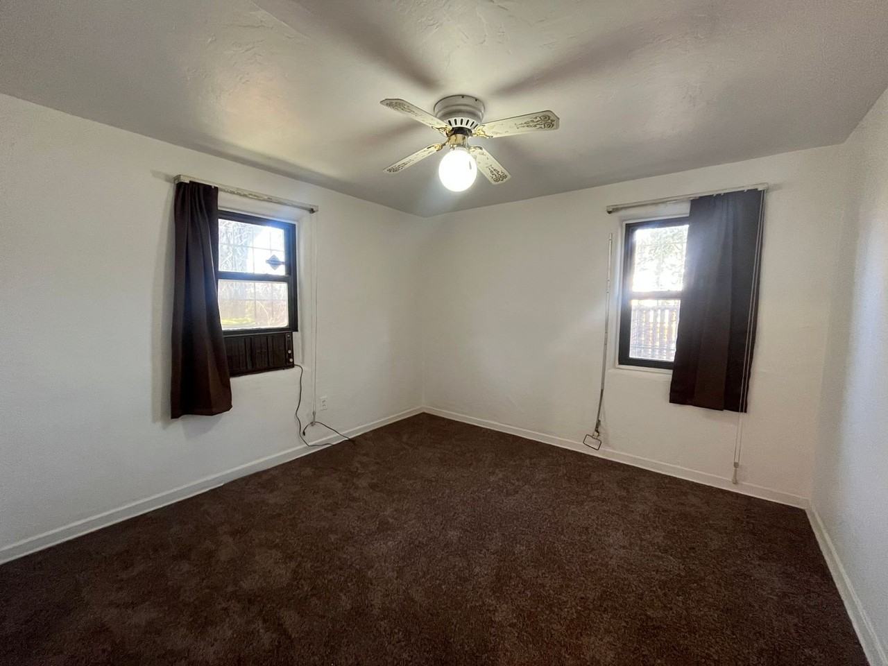 513 Madeira Dr Se - Photo 4 of 9