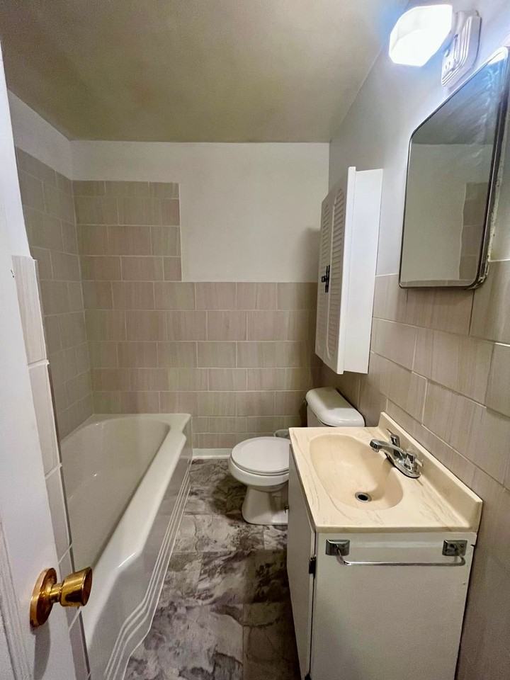 513 Madeira Dr Se - Photo 6 of 9