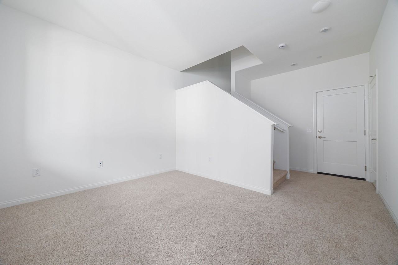 1749 Laurelwood Way - Photo 3 of 20
